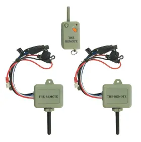 659720000434 ULTRAMATIC FEEDERS Remote Control Pack Game Twin