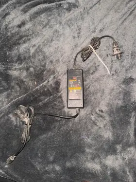 76349.A2 WARN Pullzall Battery Charger